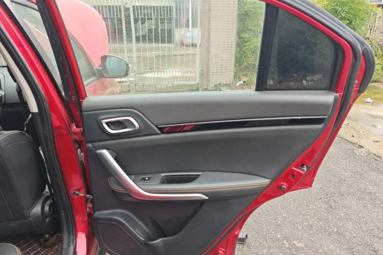 Used Dongfeng Aeolus AX4 2017 1.6L DCT Trendy Style Right Rear Door Interior