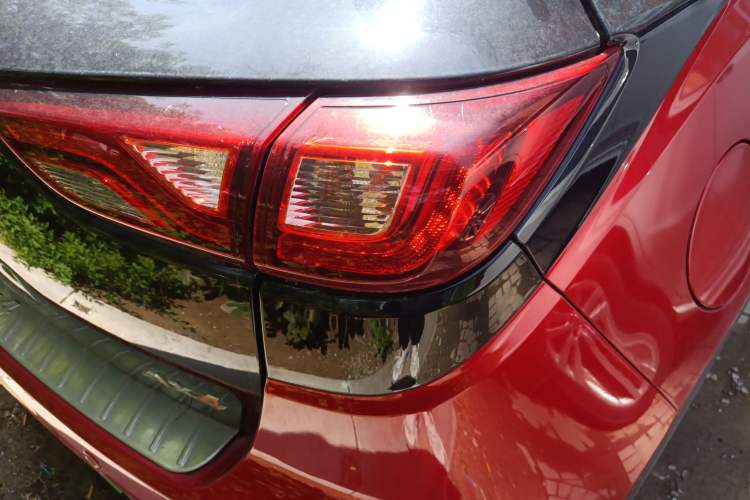 Used Dongfeng Aeolus AX4 2017 1.6L DCT Trendy Style Right Rear Taillight