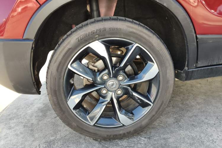 Used Dongfeng Aeolus AX4 2017 1.6L DCT Trendy Style Right Rear Wheel Hub