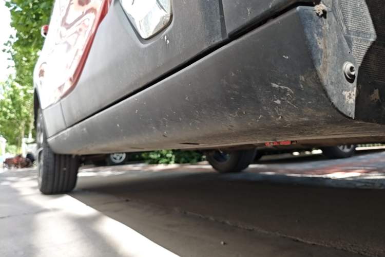 Used Dongfeng Aeolus AX4 2017 1.6L DCT Trendy Style Right Side Sill