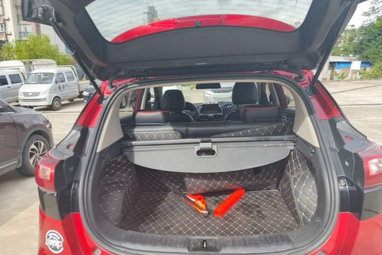 Used Dongfeng Aeolus AX4 2017 1.6L DCT Trendy Style Trunk