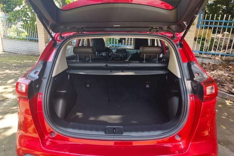 Used Dongfeng Aeolus AX4 2017 1.6L DCT Trendy Style Trunk