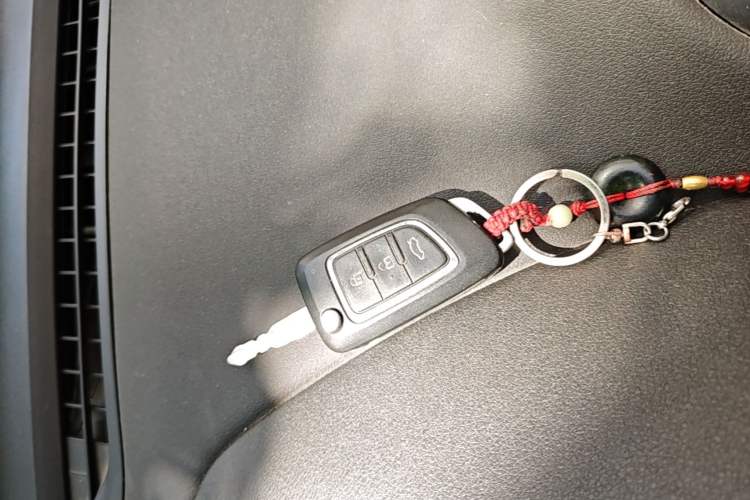 Used Dongfeng Aeolus AX4 2017 1.6L DCT Trendy Style Vehicle Key
