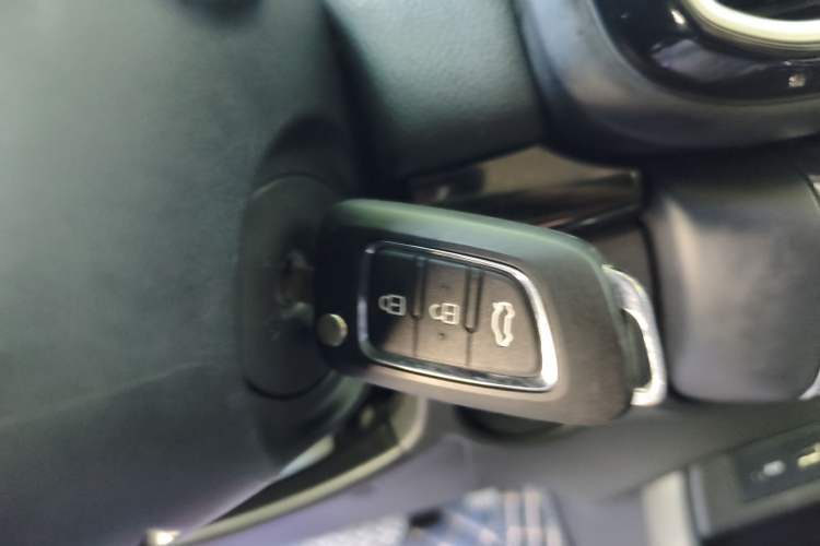 Used Dongfeng Aeolus AX4 2017 1.6L DCT Trendy Style Vehicle Key