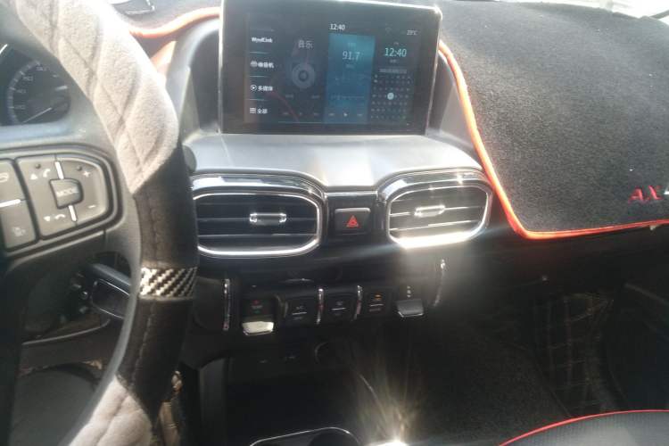 Used Dongfeng Aeolus AX4 2017 1.6L Manual ChaoShang Model Audio And AC Panel