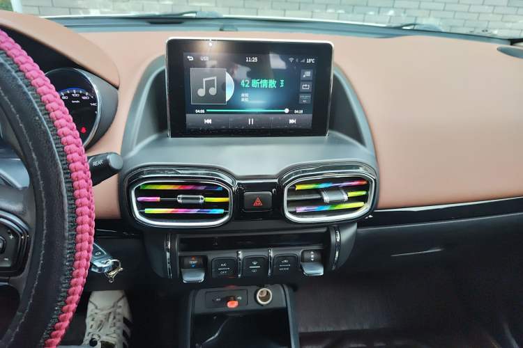Used Dongfeng Aeolus AX4 2017 1.6L Manual ChaoShang Model Audio And AC Panel