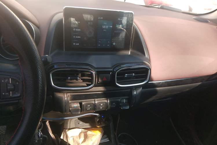 Used Dongfeng Aeolus AX4 2017 1.6L Manual ChaoShang Model Audio And AC Panel