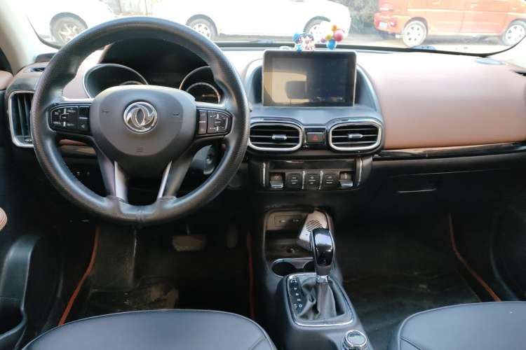 Used Dongfeng Aeolus AX4 2017 1.6L DCT Trendy Style Center Console