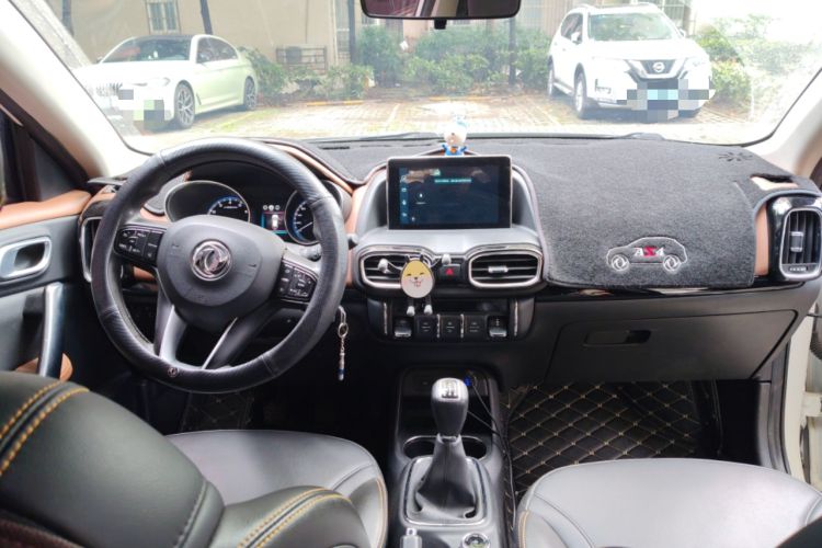Used Dongfeng Aeolus AX4 2017 1.6L Manual ChaoShang Model Center Console