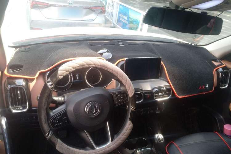 Used Dongfeng Aeolus AX4 2017 1.6L Manual ChaoShang Model Center Console