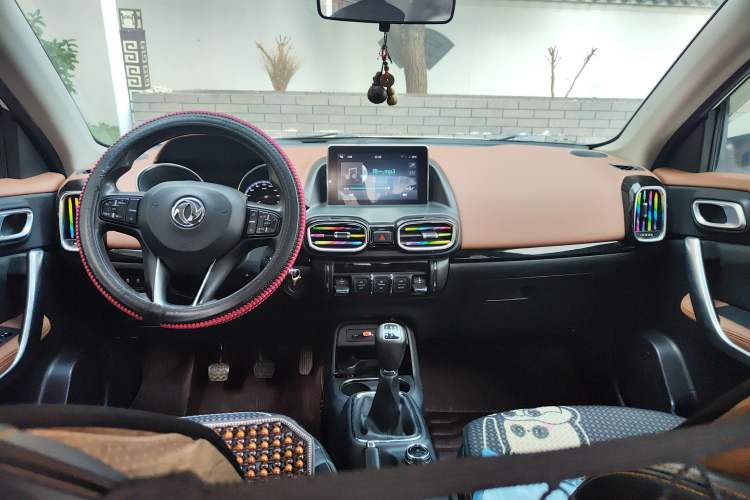 Used Dongfeng Aeolus AX4 2017 1.6L Manual ChaoShang Model Center Console