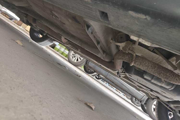 Used Dongfeng Aeolus AX4 2017 1.6L Manual ChaoShang Model Chassis Rear Left
