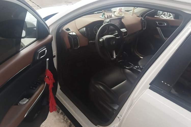 Used Dongfeng Aeolus AX4 2017 1.4T DCT Trendy & Stylish Model Driver Seat