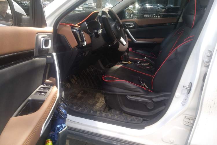 Used Dongfeng Aeolus AX4 2017 1.6L Manual ChaoShang Model Driver Seat