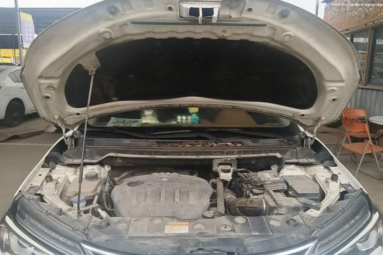 Used Dongfeng Aeolus AX4 2017 1.4T DCT Trendy & Stylish Model Engine Bay