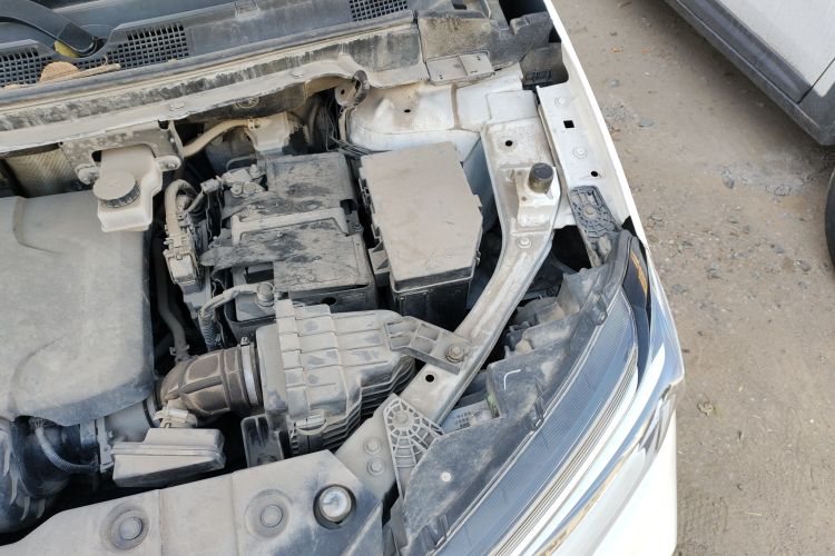 Used Dongfeng Aeolus AX4 2017 1.6L DCT Trendy Style Engine Bay Left