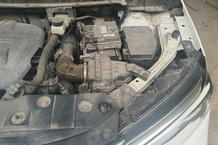 Used Dongfeng Aeolus AX4 2017 1.4T DCT Trendy & Stylish Model Engine Bay Left