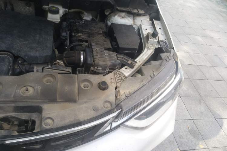 Used Dongfeng Aeolus AX4 2017 1.6L Manual ChaoShang Model Engine Bay Left