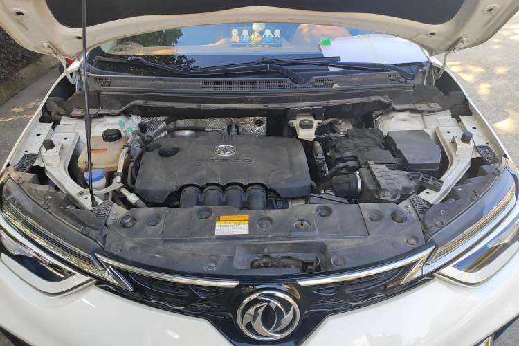 Used Dongfeng Aeolus AX4 2017 1.6L Manual ChaoShang Model Engine Bay