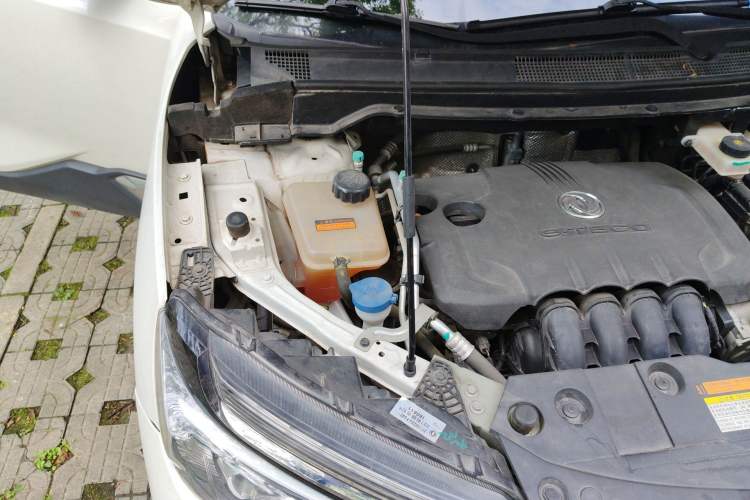 Used Dongfeng Aeolus AX4 2017 1.6L Manual ChaoShang Model Engine Bay Right