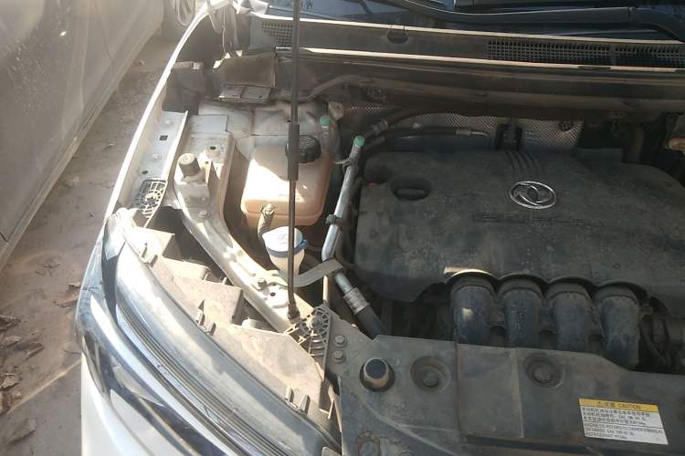 Used Dongfeng Aeolus AX4 2017 1.6L Manual ChaoShang Model Engine Bay Right