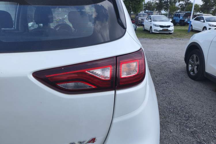 Used Dongfeng Aeolus AX4 2017 1.6L DCT Trendy Style Exterior 6