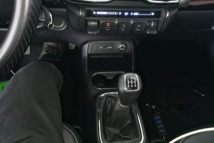 Used Dongfeng Aeolus AX4 2017 1.6L Manual ChaoShang Model Gear Lever