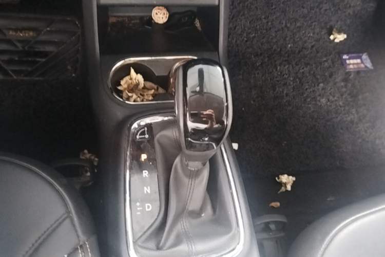 Used Dongfeng Aeolus AX4 2017 1.4T DCT Trendy & Stylish Model Gear Lever