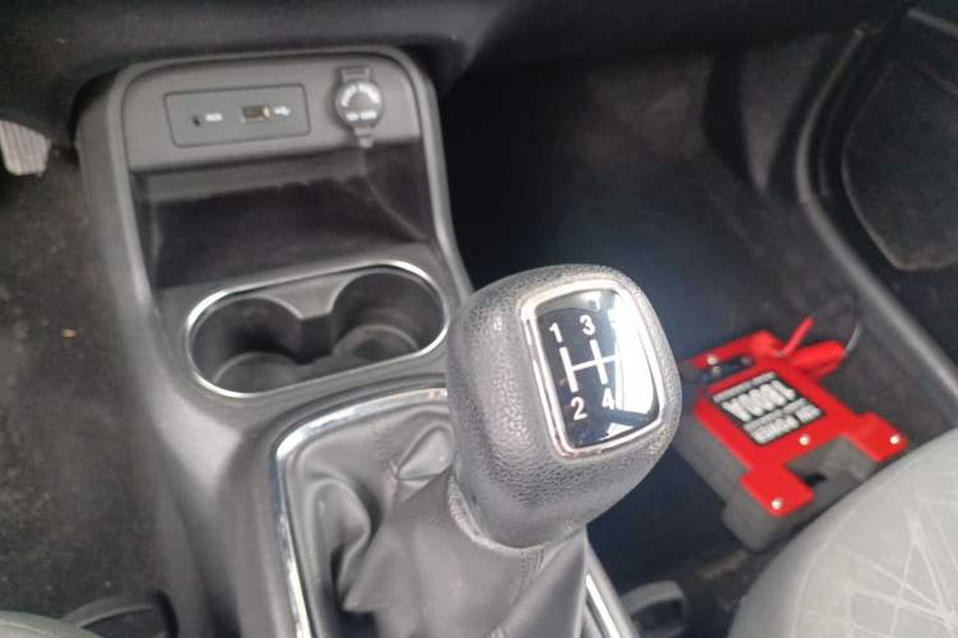 Used Dongfeng Aeolus AX4 2017 1.6L Manual Comfort Model Gear Lever
