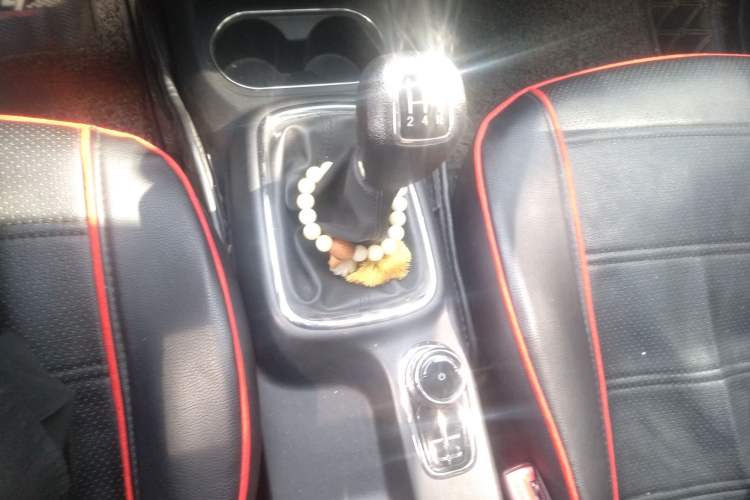 Used Dongfeng Aeolus AX4 2017 1.6L Manual ChaoShang Model Gear Lever