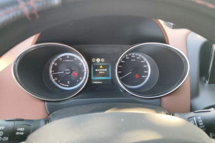 Used Dongfeng Aeolus AX4 2017 1.6L Manual ChaoShang Model Instrument Cluster