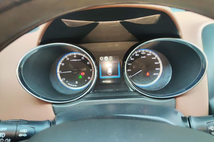 Used Dongfeng Aeolus AX4 2017 1.6L Manual ChaoShang Model Instrument Cluster