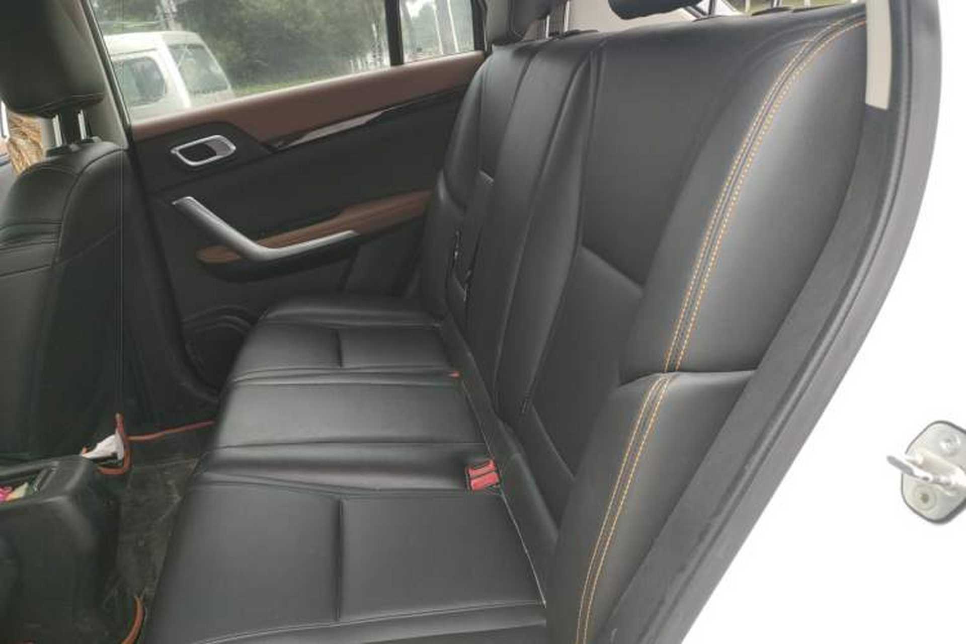 Used Dongfeng Aeolus AX4 2017 1.6L DCT Trendy Style Interior 4