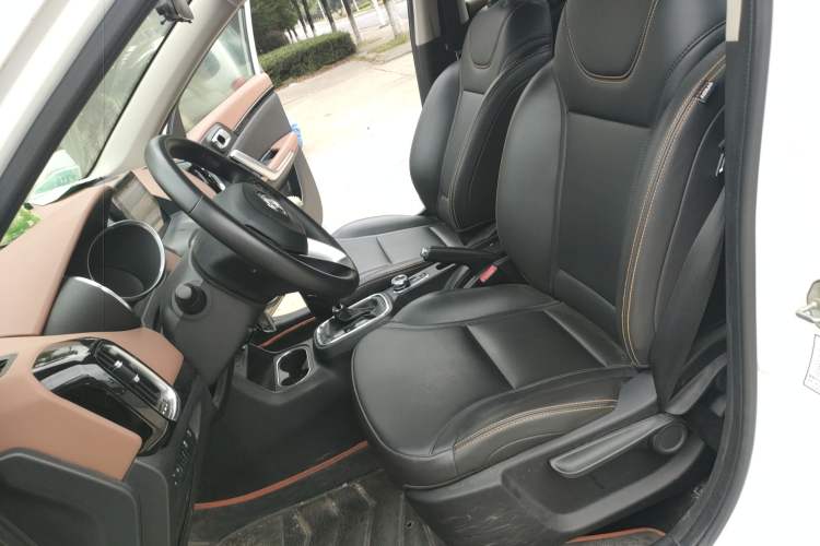 Used Dongfeng Aeolus AX4 2017 1.6L DCT Trendy Style Left Front Seat