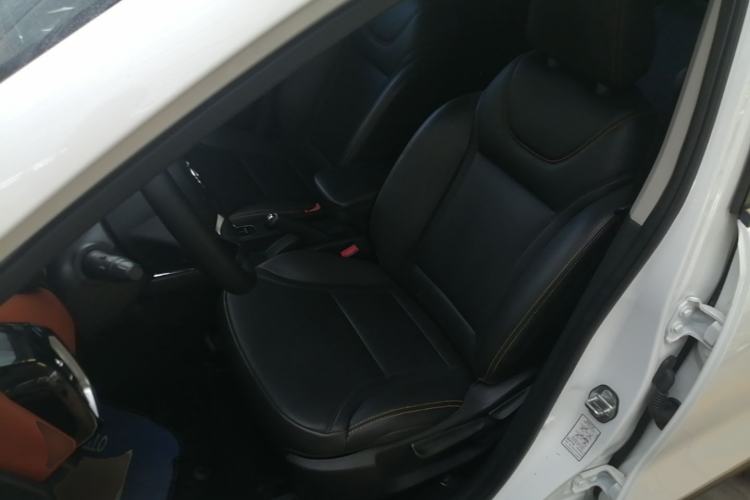 Used Dongfeng Aeolus AX4 2017 1.6L DCT Trendy Style Left Front Seat