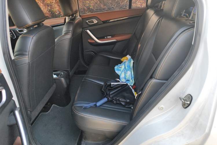 Used Dongfeng Aeolus AX4 2017 1.6L Manual ChaoShang Model Left Rear Seat