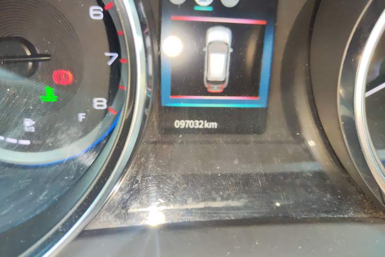 Used Dongfeng Aeolus AX4 2017 1.6L Manual ChaoShang Model Odometer Close Up