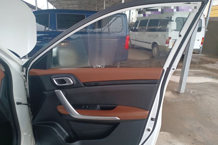 Used Dongfeng Aeolus AX4 2017 1.6L Manual Comfort Model Right Front Door Interior