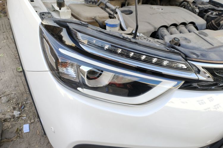 Used Dongfeng Aeolus AX4 2017 1.6L DCT Trendy Style Right Front Headlight