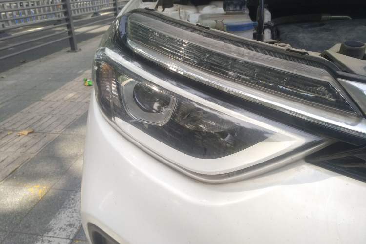 Used Dongfeng Aeolus AX4 2017 1.6L Manual ChaoShang Model Right Front Headlight