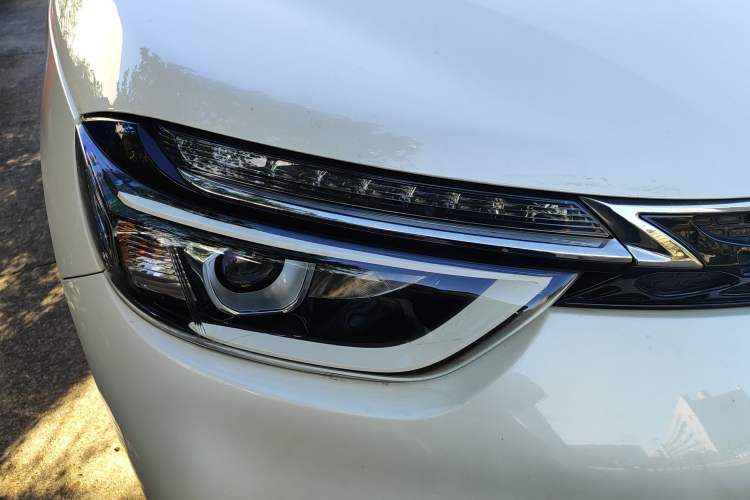 Used Dongfeng Aeolus AX4 2017 1.6L Manual ChaoShang Model Right Front Headlight