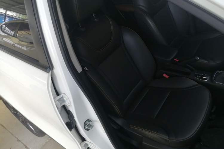 Used Dongfeng Aeolus AX4 2017 1.6L DCT Trendy Style Right Front Seat