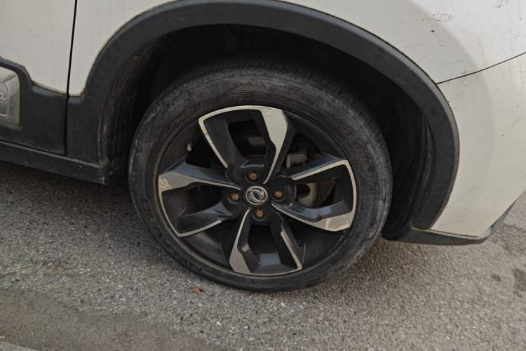 Used Dongfeng Aeolus AX4 2017 1.6L DCT Trendy Style Right Front Wheel Hub