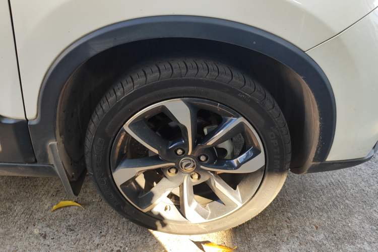 Used Dongfeng Aeolus AX4 2017 1.6L Manual ChaoShang Model Right Front Wheel Hub