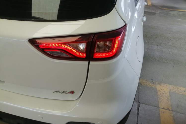 Used Dongfeng Aeolus AX4 2017 1.6L DCT Trendy Style Right Rear Taillight