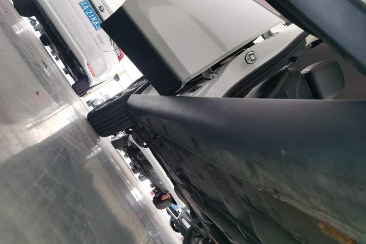 Used Dongfeng Aeolus AX4 2017 1.6L Manual ChaoShang Model Right Side Sill
