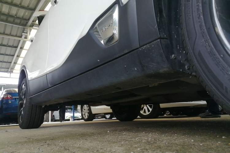 Used Dongfeng Aeolus AX4 2017 1.6L DCT Trendy Style Right Side Sill