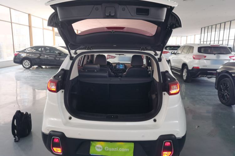 Used Dongfeng Aeolus AX4 2017 1.6L Manual ChaoShang Model Trunk