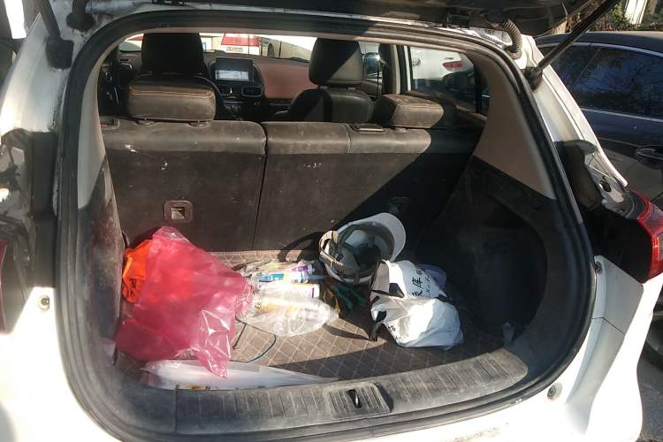 Used Dongfeng Aeolus AX4 2017 1.6L Manual ChaoShang Model Trunk