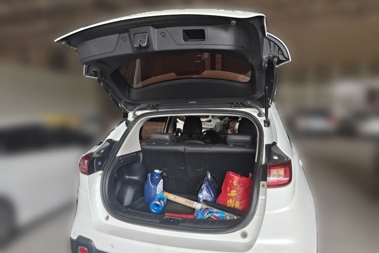 Used Dongfeng Aeolus AX4 2017 1.6L Manual ChaoShang Model Trunk
